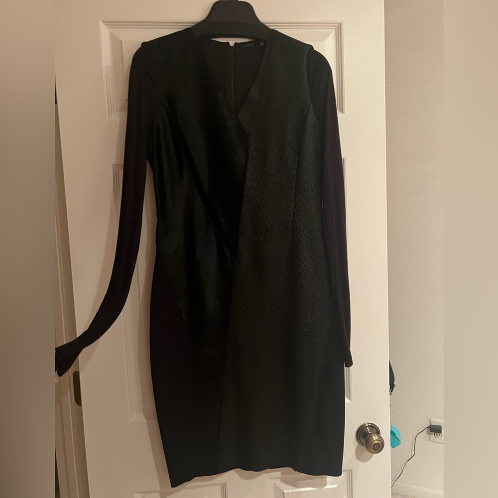 Elie Tahari Black bodycon long sleeve midi dress